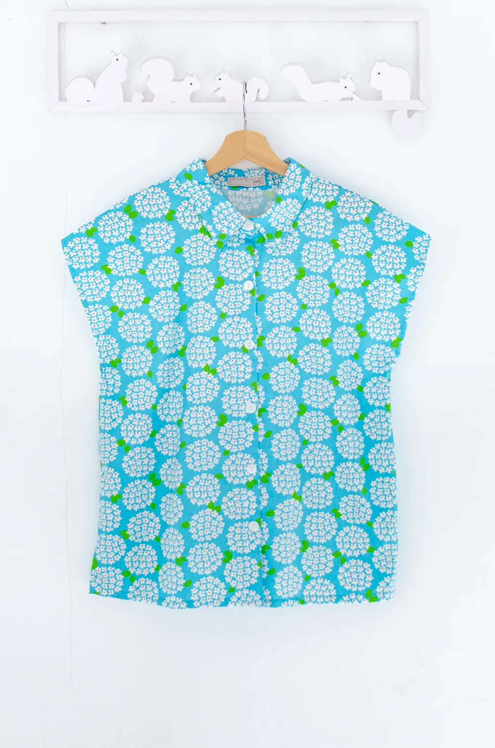 Alternative view of NT2232 Daisy Bouquet Easy Shirt – Turquoise Blue